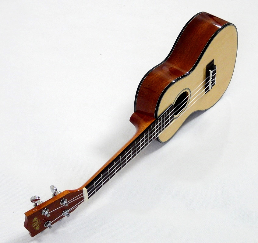 Polomasivní tenor ukulele Kala KA-STG Smrk & mahagon