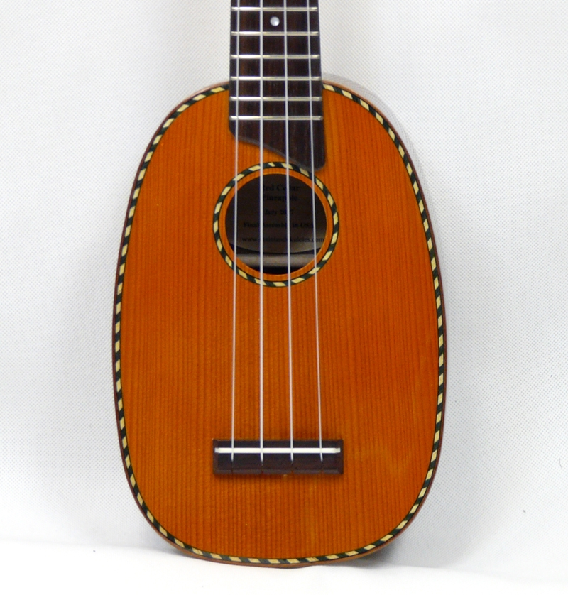 Sopránové pineapple ukulele MAINLAND Červený cedr