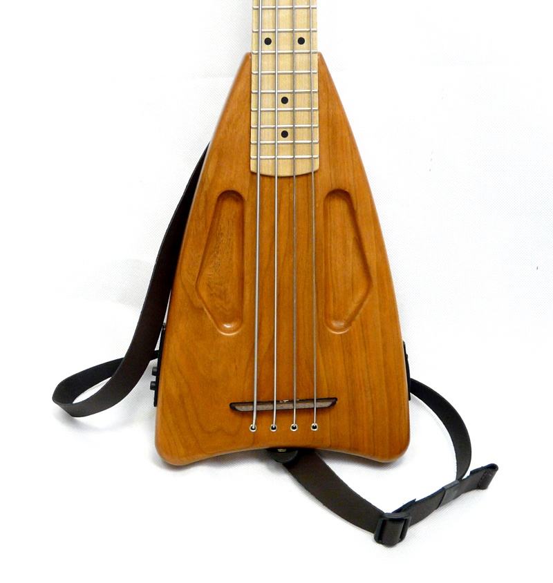 Timber bass ukulele MFC Magic Fluke Company Třešeň