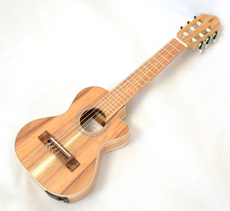 Guitarlele tenor APC GS CW celomasivní koa s snímačem a futrálem