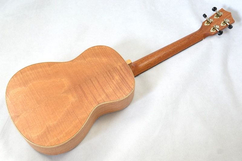 Byryton Ukulele KOKI´O U-SCDLSM-B Cedr a Javor