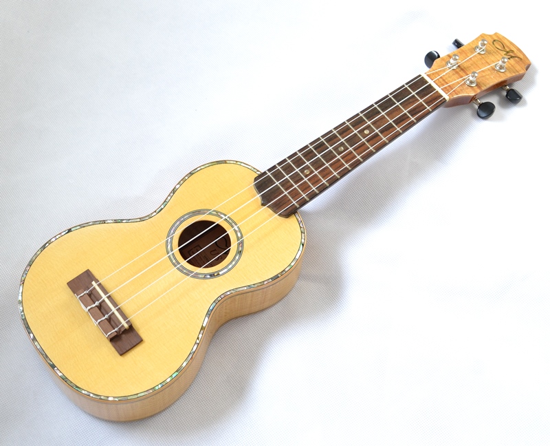 Sopránové ukulele Maestro US-35 Smrk a javor