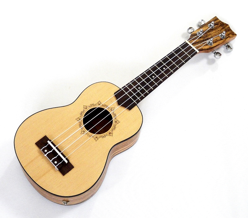 Sopránové elektroakustické ukulele FLIGHT DUS 320 SP/ZEB CEQ