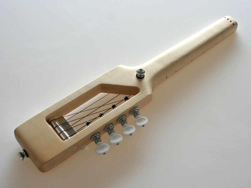 Sopránové elektro ukulele RISA UKS363MP