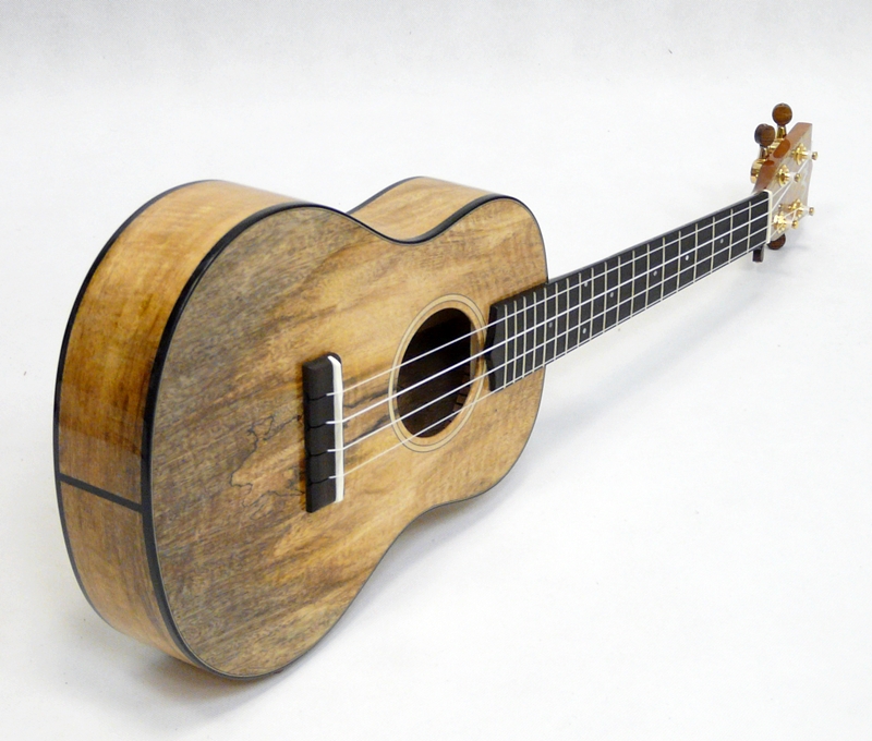 Tenor ukulele RISA UKA-MAN-DXT Celomasivní mango