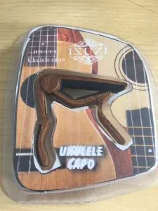 Capodaster na ukulele ISUZI DW-UC1