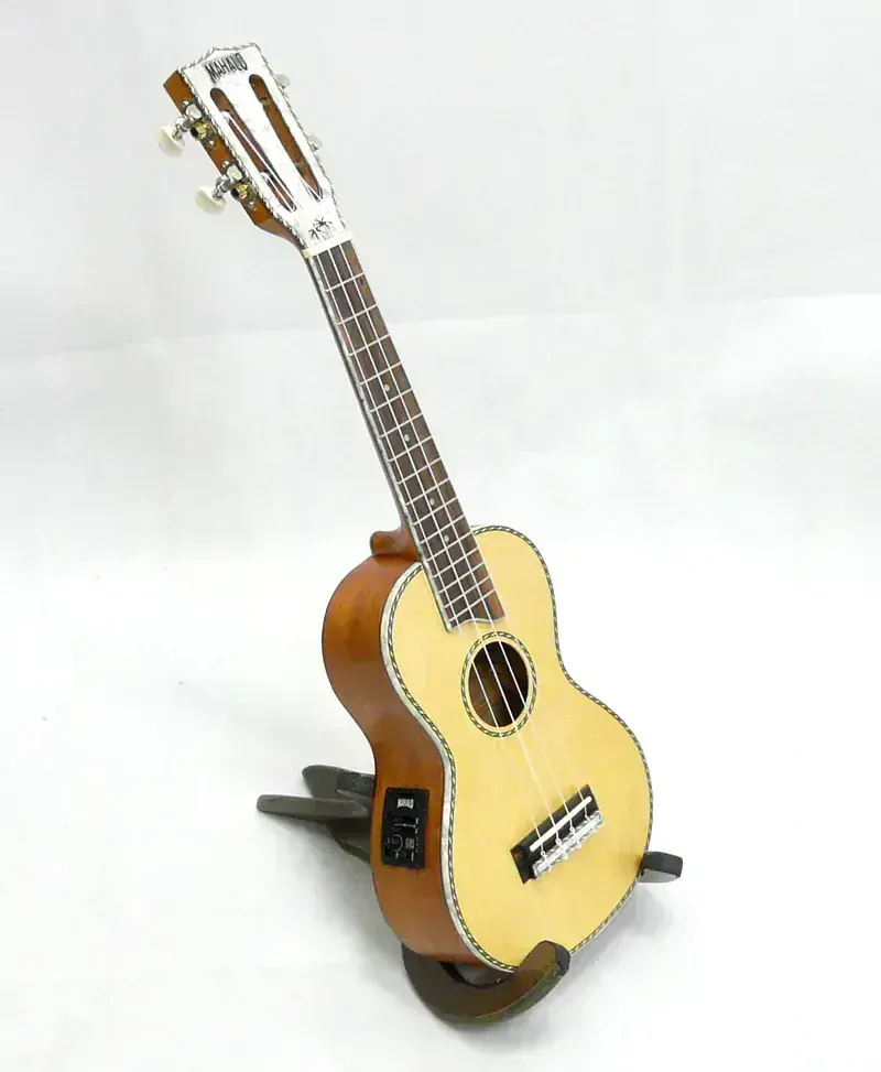 Koncertní elektroakustické ukulele MAHALO Pearl