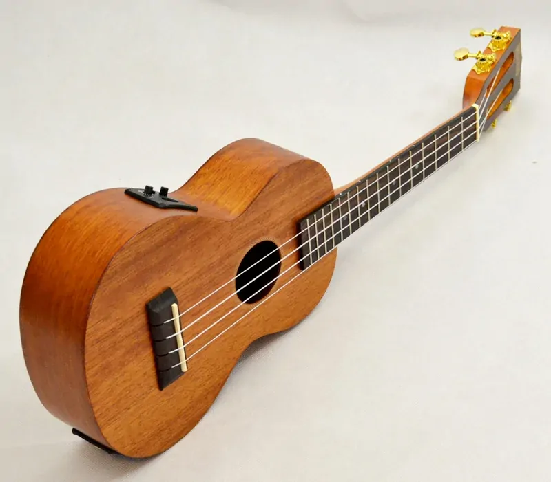 Koncertní elektoakusticke ukulele MAHALO JAVA 