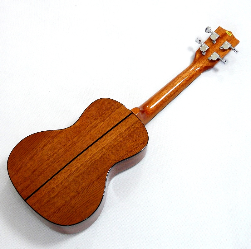 Polomasivní tenor ukulele Kala KA-STG Smrk & mahagon