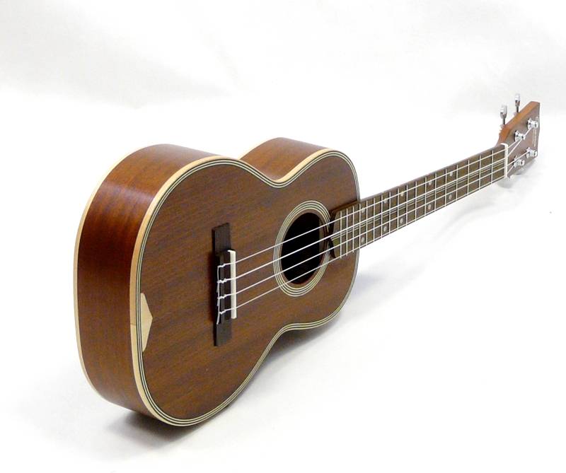 Celomasivní tenorové ukulele Ohana TK-39 Mahagon