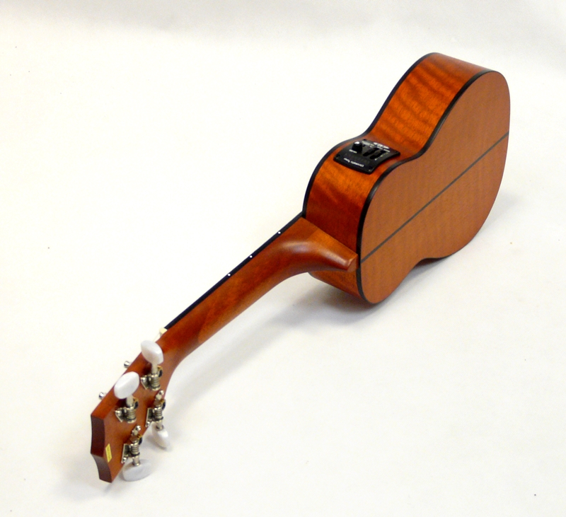 Sopránové ukulele KALA KA SEM EQ Exotický mahagon