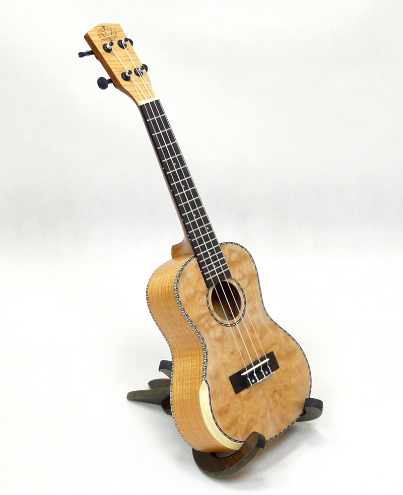 Koncertní ukulele Isuzi QM-C - Javor