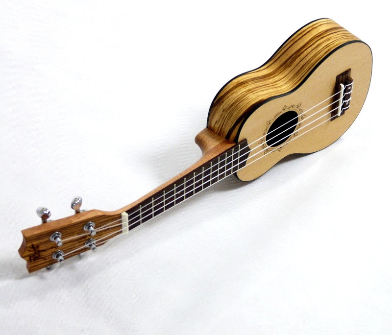 Sopránové ukulele FLIGHT DUS 320 SP/ZEB Smrk & Zebrano