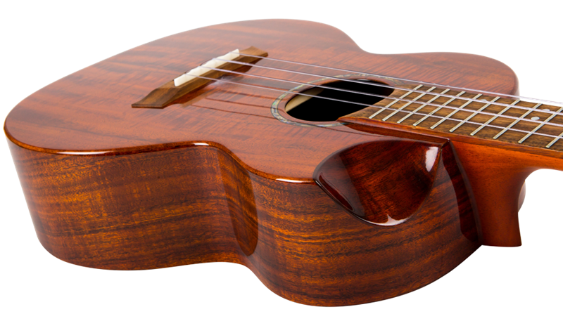 Tenor elektroakustické ukulele FLIGHT MUSTANG EQ