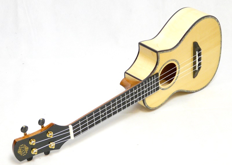 Koncertní ukulele Isuzi SST-1C Smrk & javor