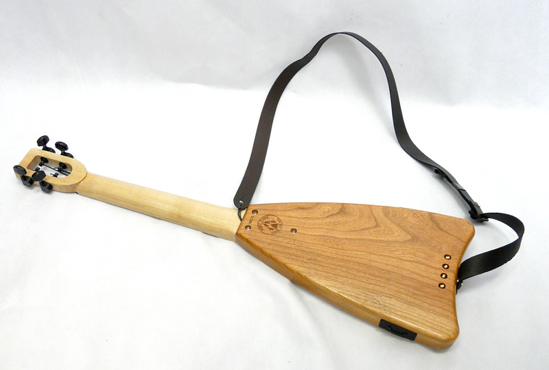 Timber bass ukulele MFC Magic Fluke Company Třešeň