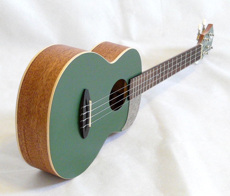 Tenorové ukulele aNueNue aNN-UT10-BF Black Forest