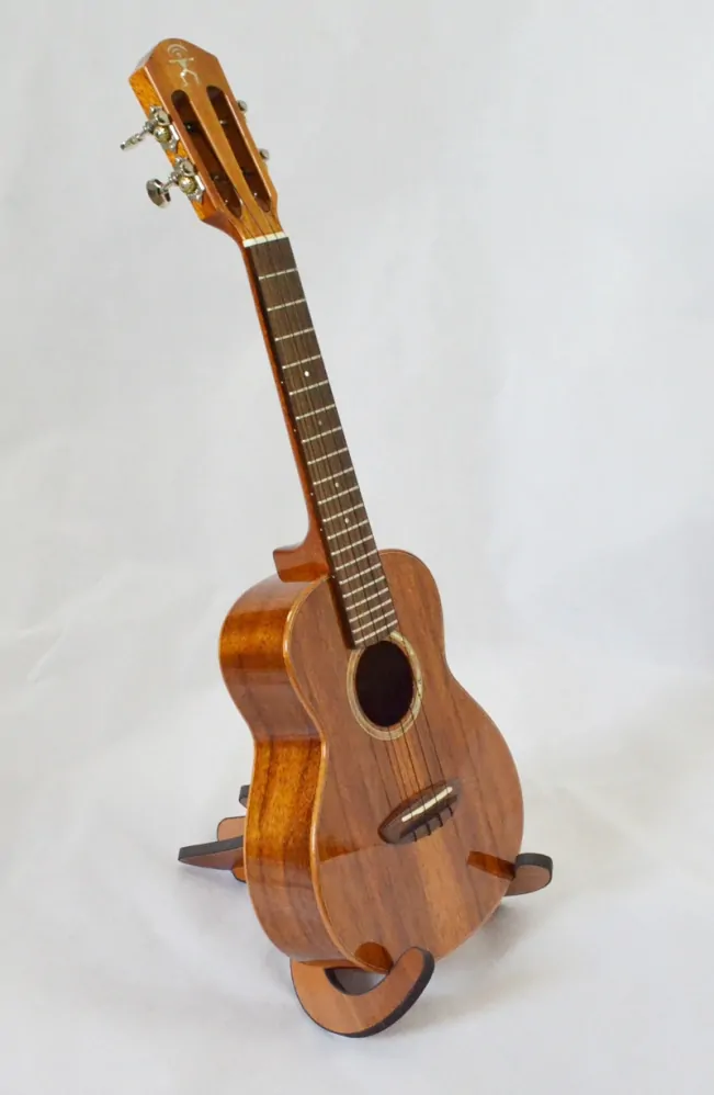 Koncertní celomasivní koa semiakustické ukulele aNueNue  AKK2E