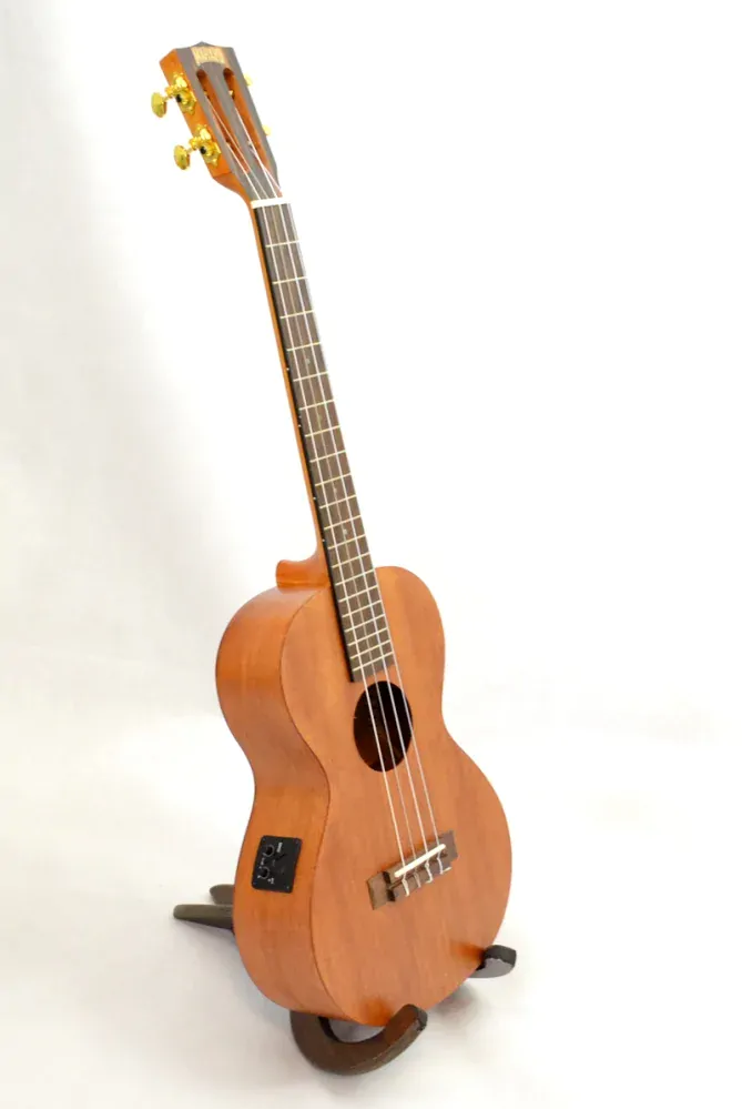 Barytonové elektoakusticke ukulele MAHALO JAVA 