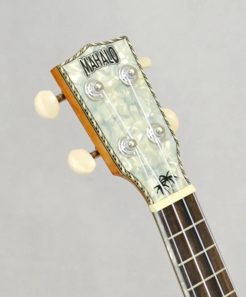 Sopránové elektroakustické ukulele MAHALO Pearl