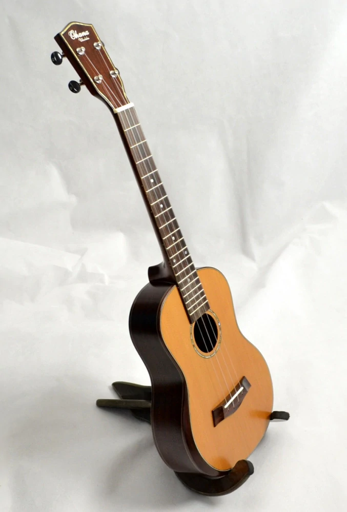 Tenor ukulele OHANA TK-55 Celomasivní cedr a palisandr