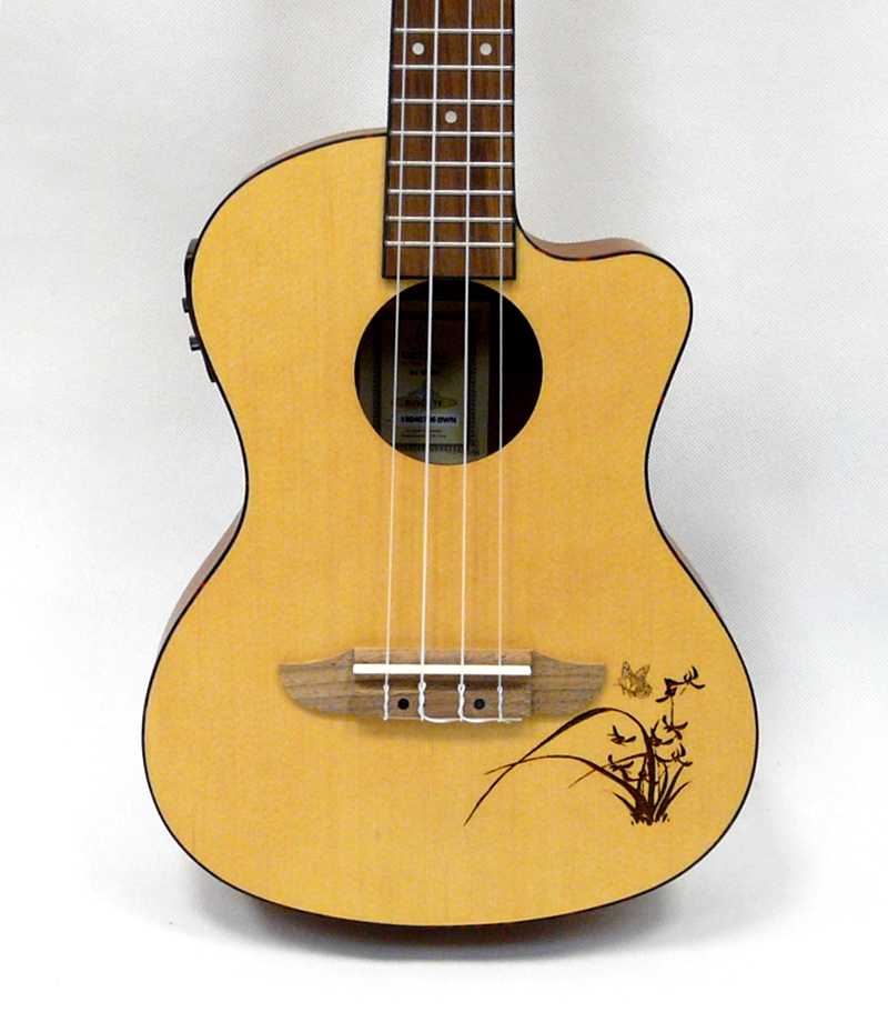 Tenor ukulele ORTEGA RU5CE TE Smrk a sapelli