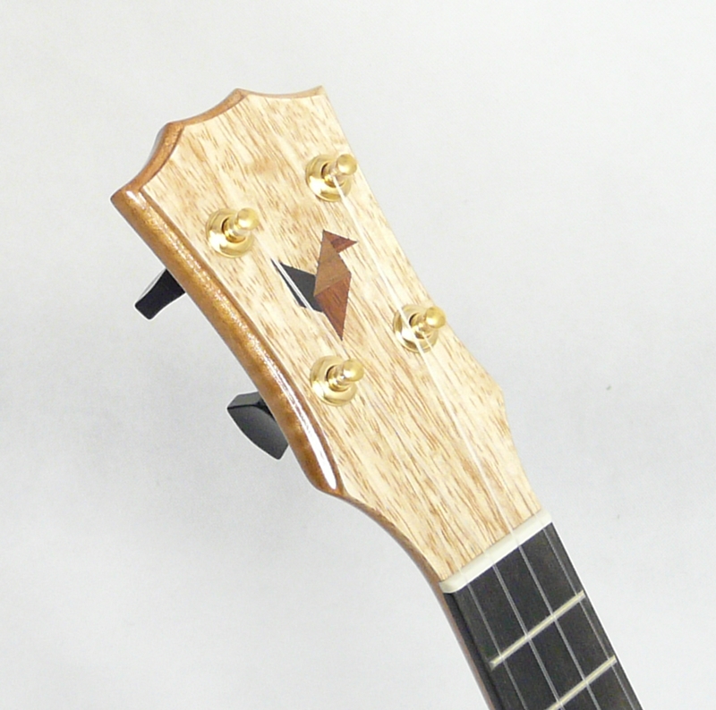 Sopránové ukulele The Rebel "Créme Brulee"