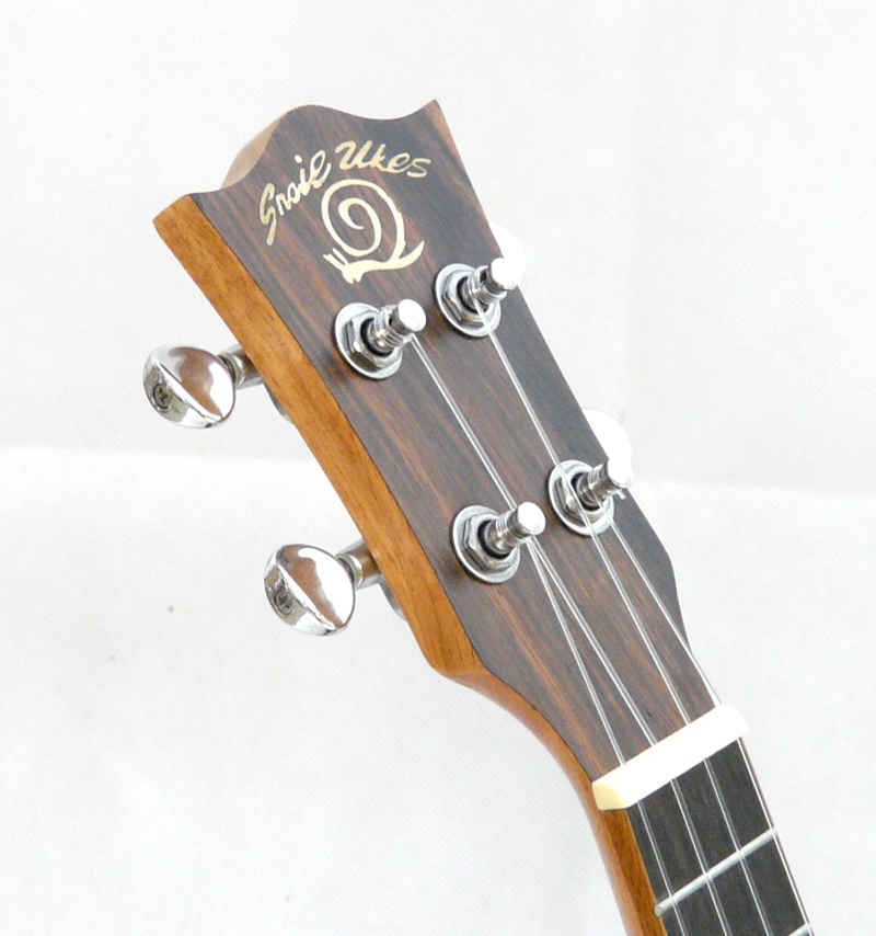 Sopránové ukulele SNAIL UKS-212E Mahagon