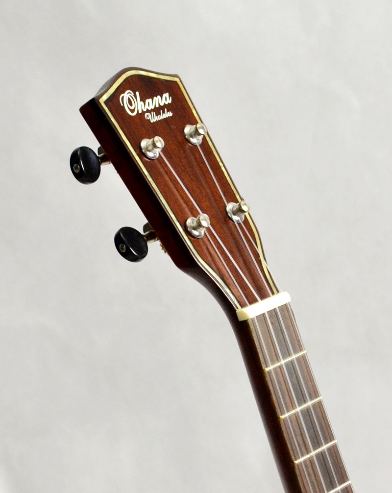 Tenor ukulele OHANA TK-55 Celomasivní cedr a palisandr