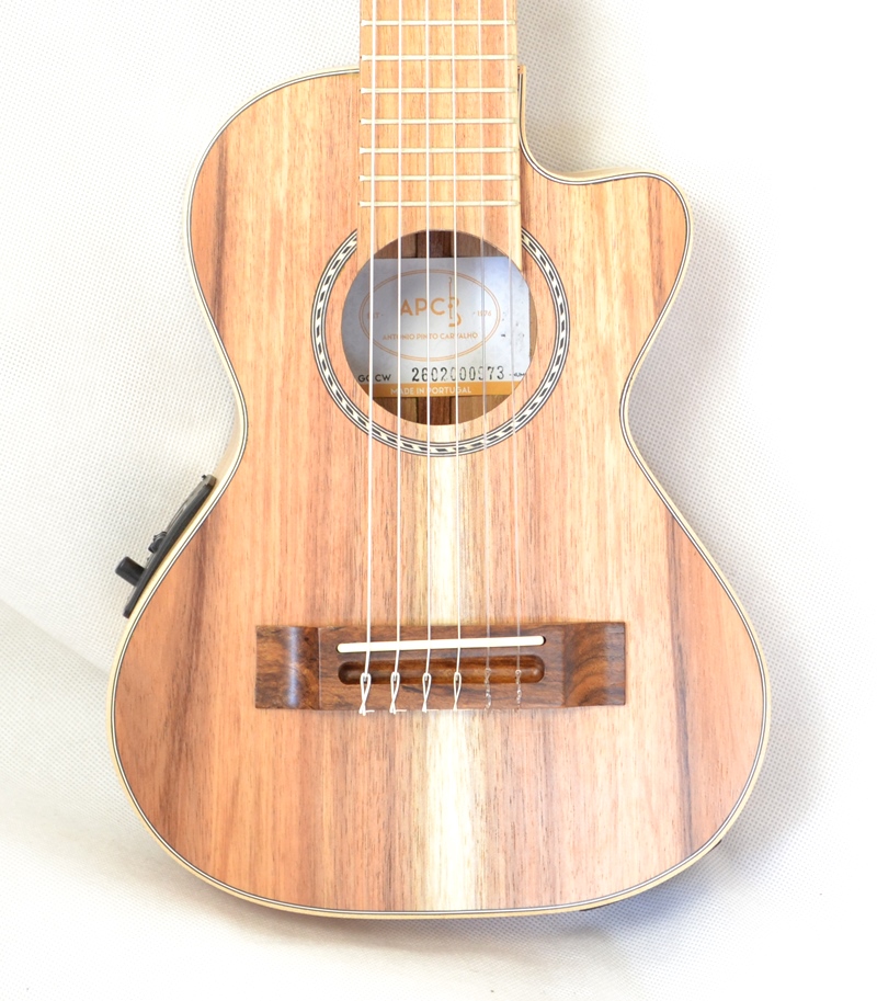 Guitarlele tenor APC GS CW celomasivní koa s snímačem a futrálem