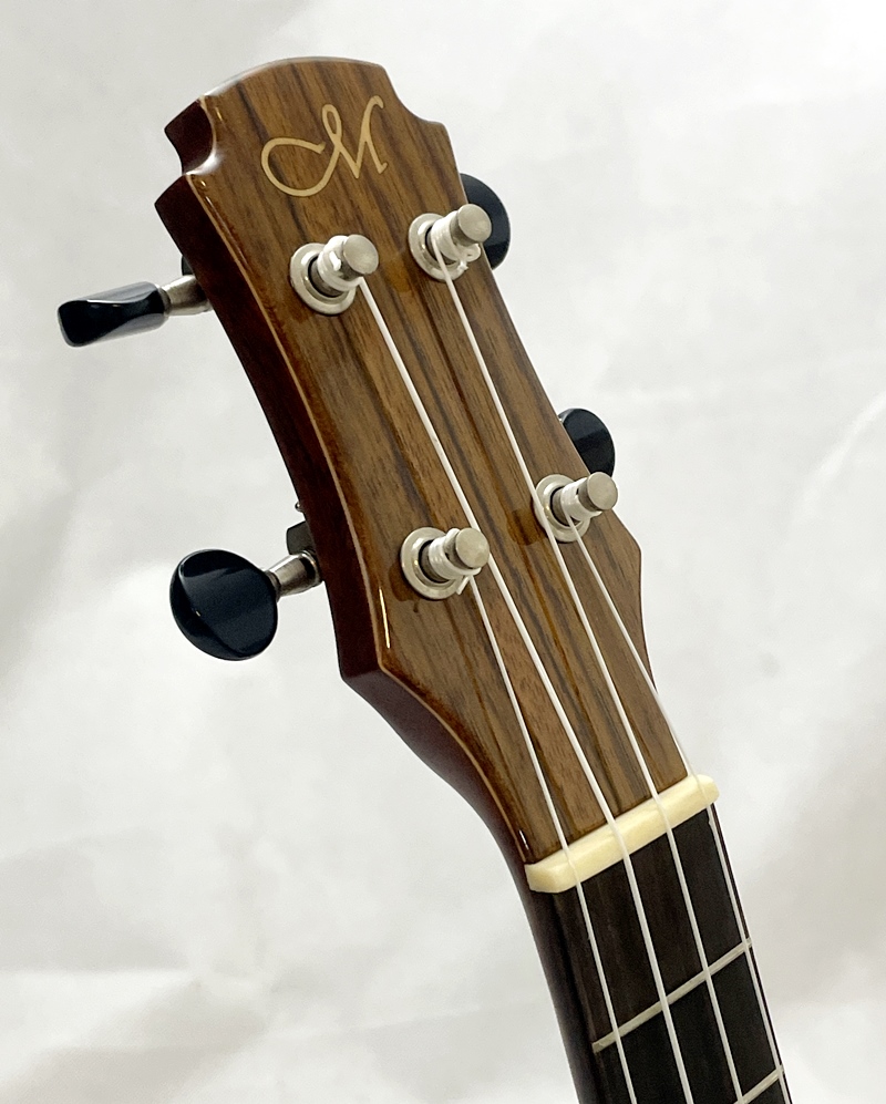 Celomasivní tenor ukulele MAESTRO UT-OV Smrk a Ovangkol