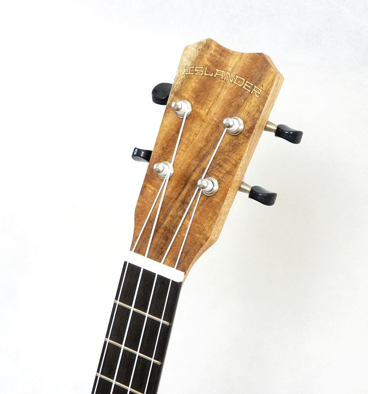 ISLANDER AT-4-EQ AKACIE TENOR UKULELE SE SNÍMAČEM