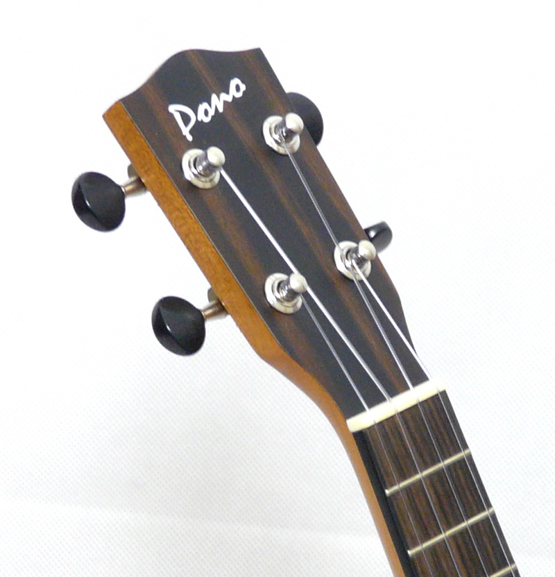 Sopránové ukulele PONO MGS Celomasivní mango