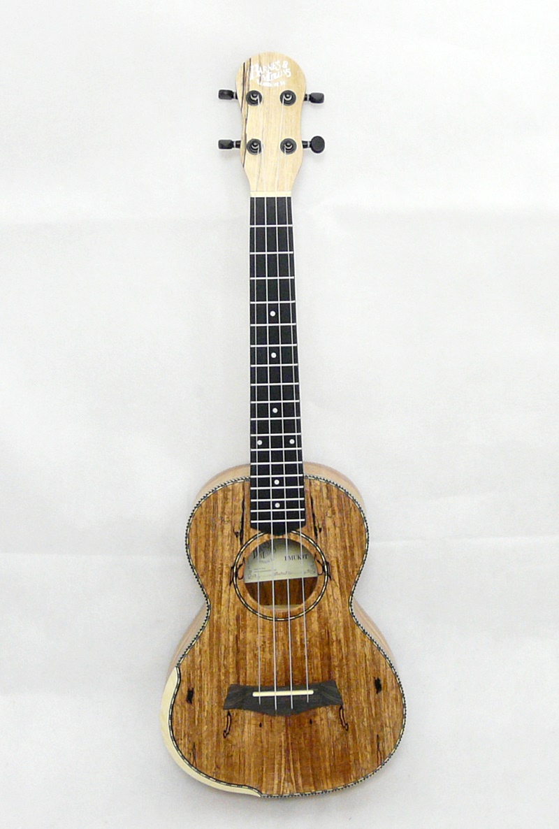 Tenor ukulele BARNES & MULLINS BMUK9T Dekorativní javor