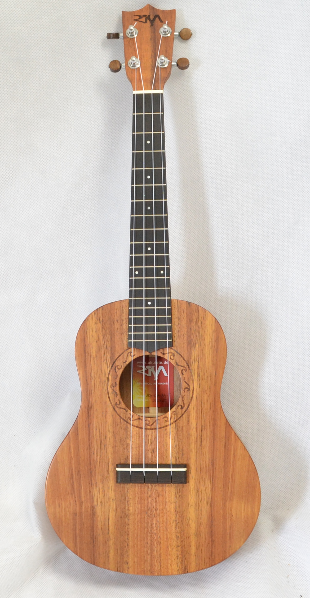 Tenor ukulele RISA UKA-KOA-BAT Celomasivní koa