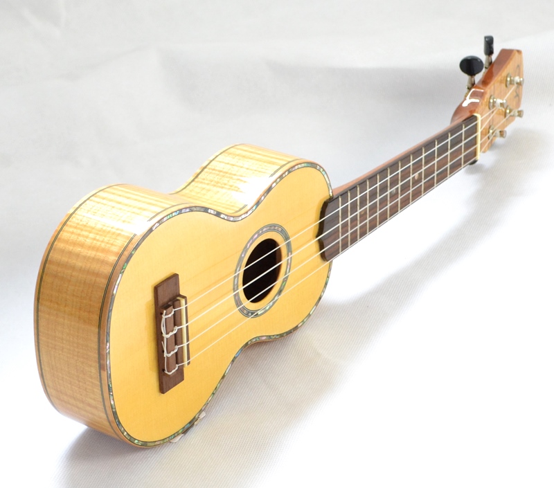 Sopránové ukulele Maestro US-35 Smrk a javor