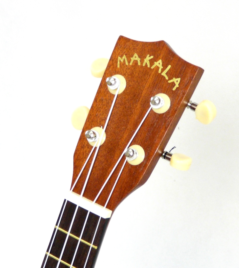 Koncertní elektro-akustické ukulele MAKALA MK-C-EQ