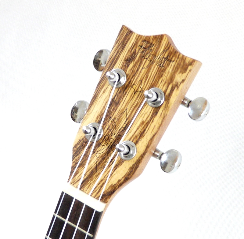 Sopránové elektroakustické ukulele FLIGHT DUS 320 SP/ZEB CEQ