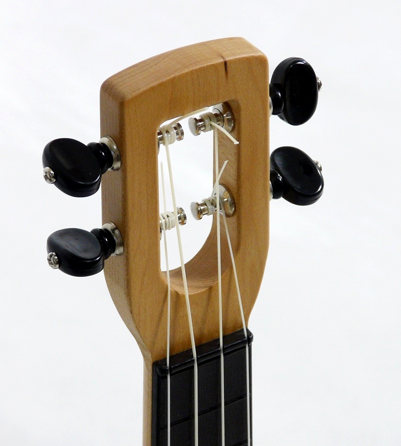 Sopránové ukulele MFC BLECHA Ananas