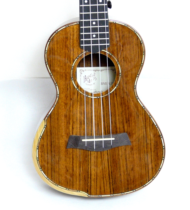Tenor ukulele BARNES & MULLINS BMUK5T Ořech