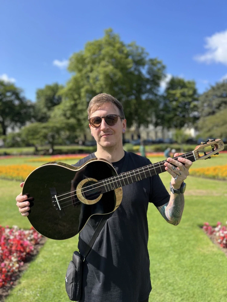 Flight 4SB Sammy Turton Signature baryton Ukulele