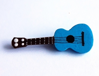 Ukulele brož - ruční výroba