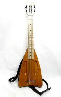 Timber bass ukulele MFC Magic Fluke Company Třešeň